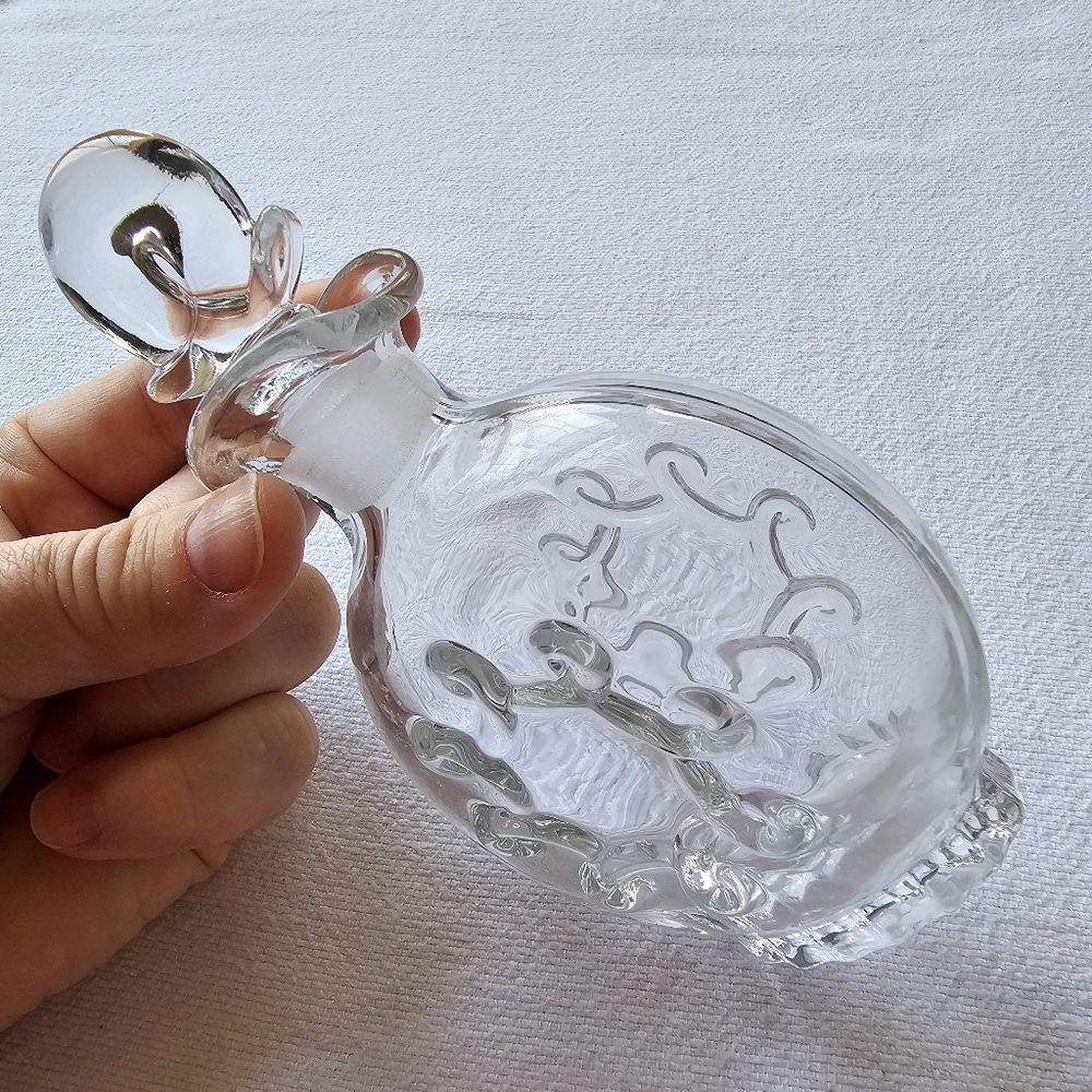 Heisey Crystal Lariat Perfume Bottle Heavy Glass with Dauber Stopper Vanity - Picture 6 of 8